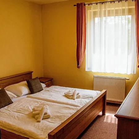 Lesna - Privileged With Garden & Terrace Lejlighed