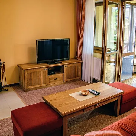 Lejlighed Lesna - Privileged With Garden & Terrace *